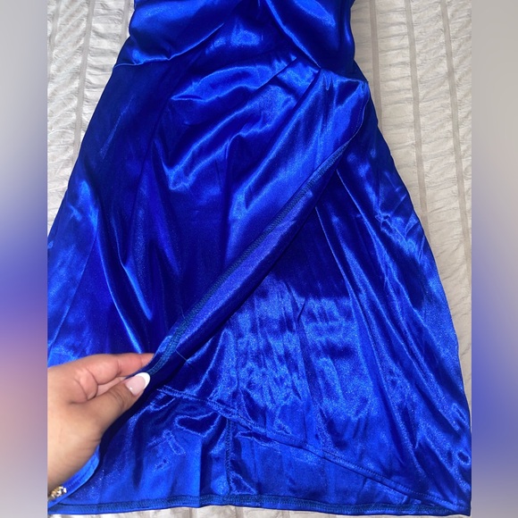 New Amazon Blue Satin Midi Formal Sleeveless V-Neck Dress - Picture 3 of 6